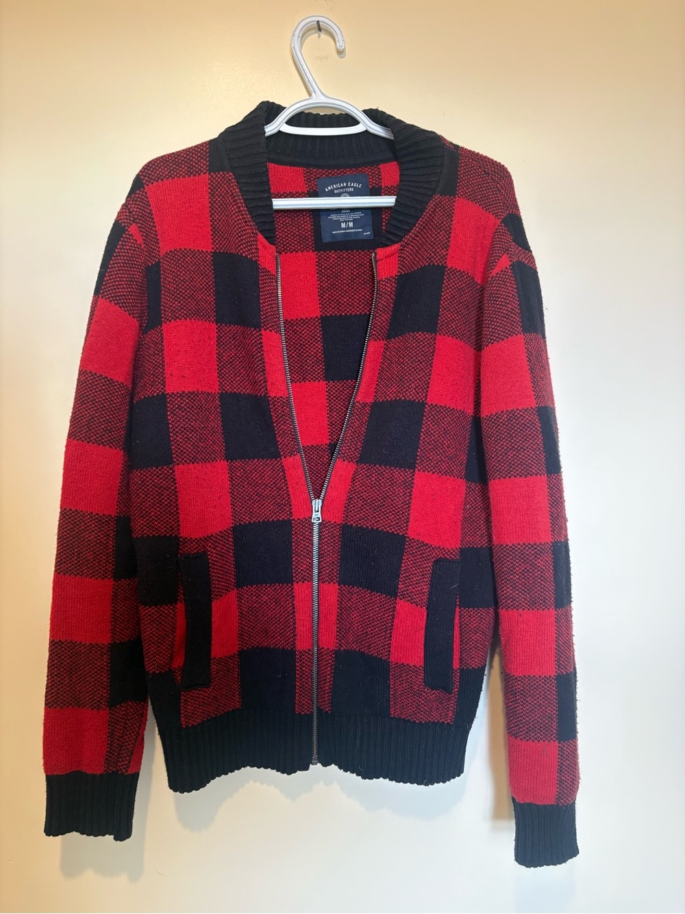 American Eagle Outfitters Red & Black Buffalo Plaid Zip Sweater Jacket Size M
